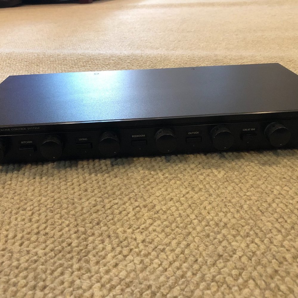 Niles SVL-6 Home Office Speaker Selection / Volume Control System Box